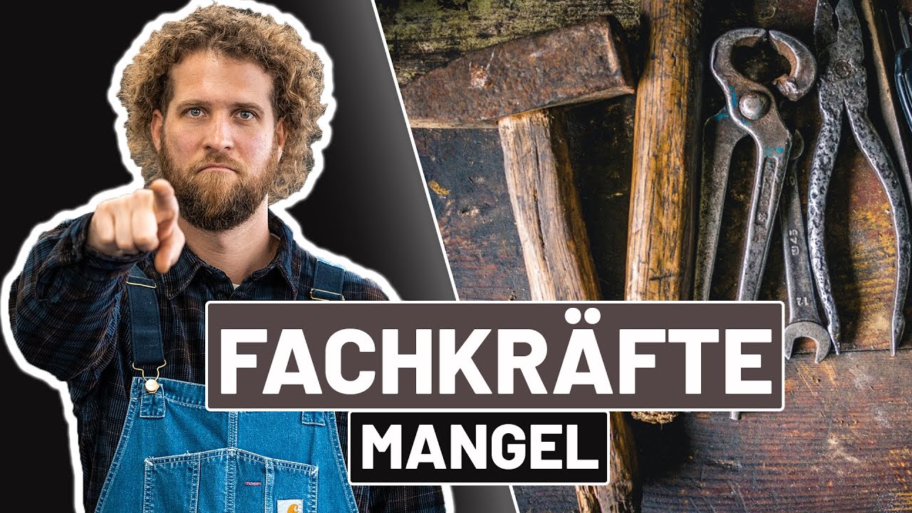 Vorschaubild: Tobias Haack in Latzhose zeigt mit dem Finger auf den Betrachter, daneben altes Werkzeug wie Hammer, Zangen und Schraubenschlüssel auf Holz, Schriftzug „Fachkräfte Mangel“