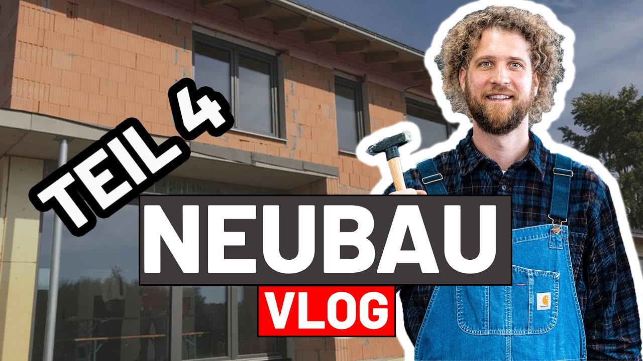 Tobias Haack mit Hammer und Latzhose vor einem Rohbau aus Ziegelsteinen mit Fenstern, daneben die Schriftzüge Teil 4, Neubau und Vlog
